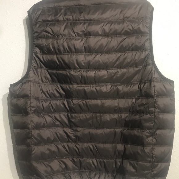 Joseph Abboud Down Vest- black, size large - Picture 4 of 4